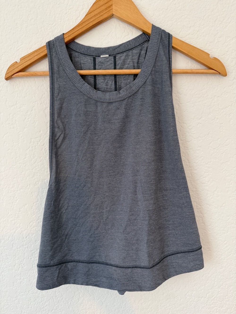Lululemon Blue/Gray Women's Sleeveless cropped Tank Top - XS/S